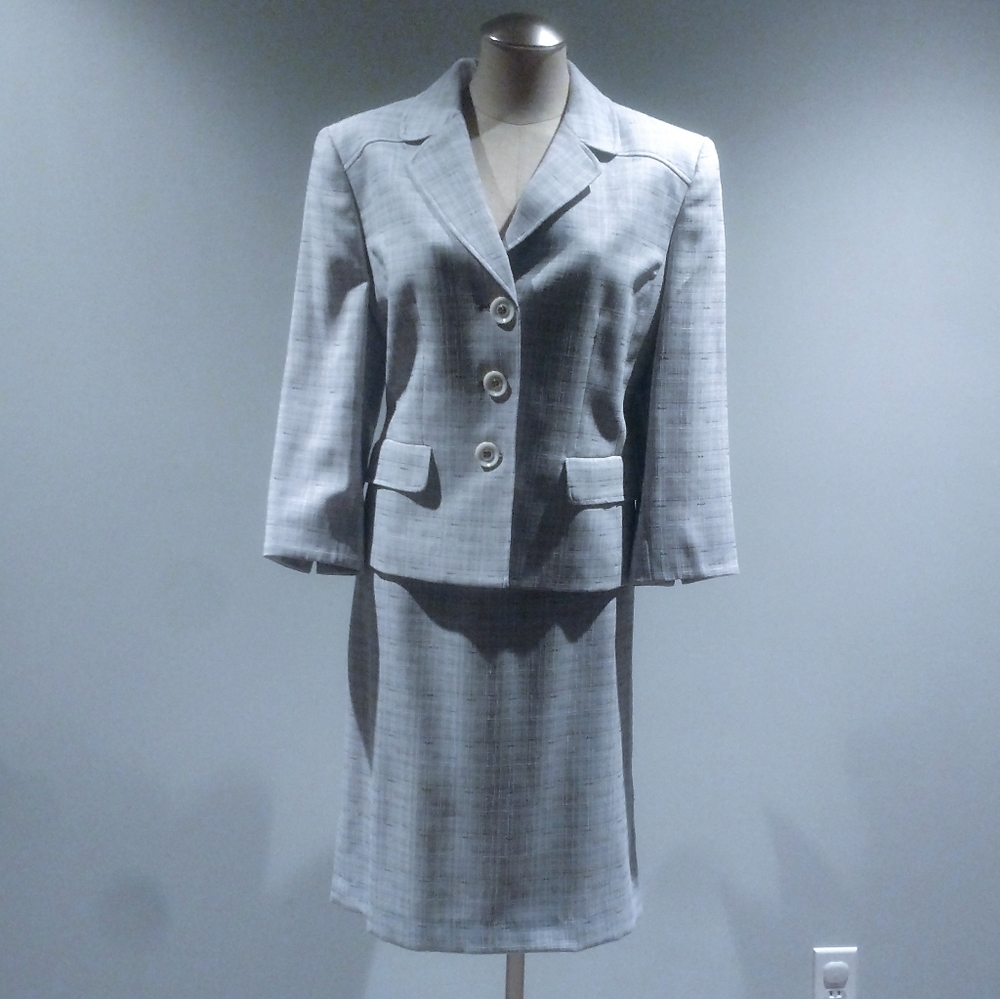 Evan Picone Two Piece Skirt Suit